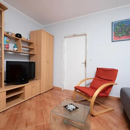 1 Bedroom Amazing Apartment In Peruski Apartment