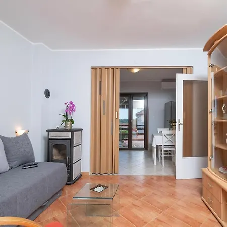 Apartment 1 Bedroom Amazing Apartment In Peruski *