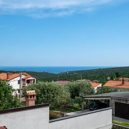 1 Bedroom Amazing Apartment In Peruski Apartment *